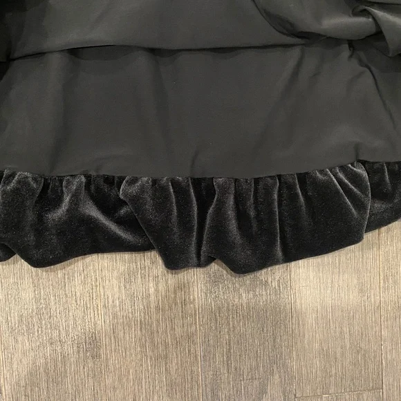 Abercrombie & Fitch Velvet Bubble Hem Dress - Picture 7 of 10